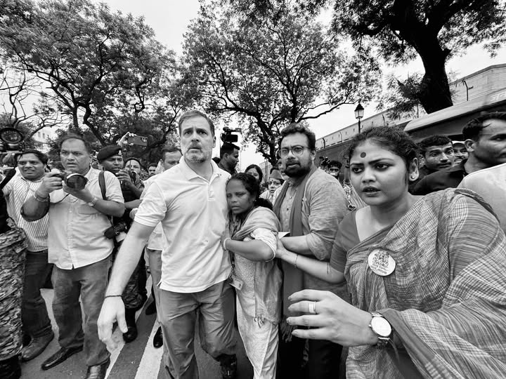 Dr. Arnab Pal (@physicsarnab) on Twitter photo Picture of the day. <a href="/AITCofficial/">All India Trinamool Congress</a> MP <a href="/MitaliBag11/">Mitali Bag</a> was hit during a scuffle with Delhi Police while protesting against SIR. She was assisted by <a href="/RahulGandhi/">Rahul Gandhi</a> & <a href="/JohnBrittas/">John Brittas</a> of <a href="/CPIMKerala/">CPI(M) Kerala</a>. Nothing describes better the harmony of the opposition which can create a resonance. 💚 Picture of the day. <a href="/AITCofficial/">All India Trinamool Congress</a> MP <a href="/MitaliBag11/">Mitali Bag</a> was hit during a scuffle with Delhi Police while protesting against SIR. She was assisted by <a href="/RahulGandhi/">Rahul Gandhi</a> & <a href="/JohnBrittas/">John Brittas</a> of <a href="/CPIMKerala/">CPI(M) Kerala</a>. Nothing describes better the harmony of the opposition which can create a resonance. 💚