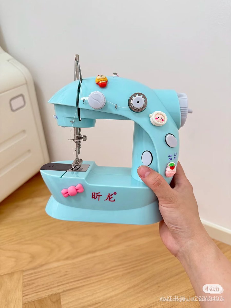 girlboss tweet media