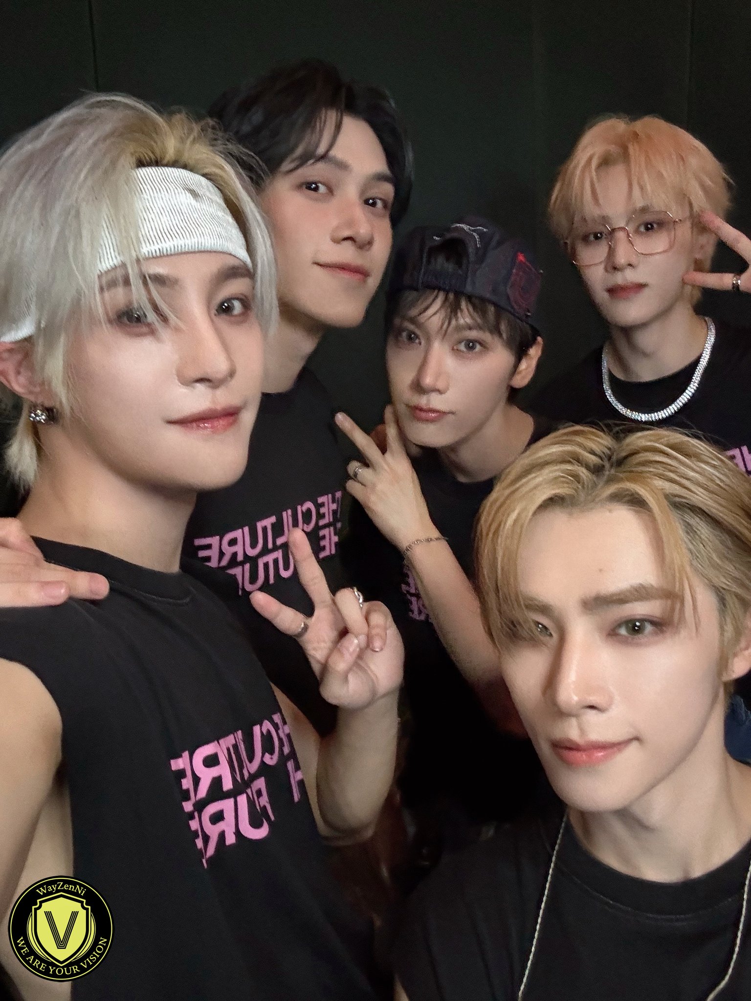 ホワイト WayV 威神V KUNNY BEAR KUN クン NCT WayV 🐻KUNNIE BEAR🐻クンに似た7cmクマ人形クニベア