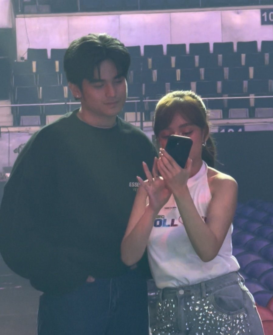 Ganitong height difference lang ang pwede nating pag-usapan ❤️