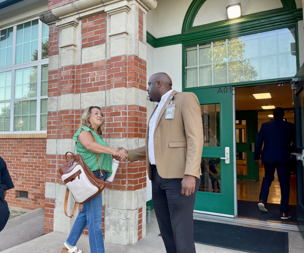 Herbert O'Neil, Jr. (@herbertoneiljr) on Twitter photo Always great to welcome our new staff to <a href="/HempsteadISD/">Hempstead ISD</a>! Grateful that they made the Hempstead choice! Excited about the school year ahead! #HigherHeights #BBold Always great to welcome our new staff to <a href="/HempsteadISD/">Hempstead ISD</a>! Grateful that they made the Hempstead choice! Excited about the school year ahead! #HigherHeights #BBold