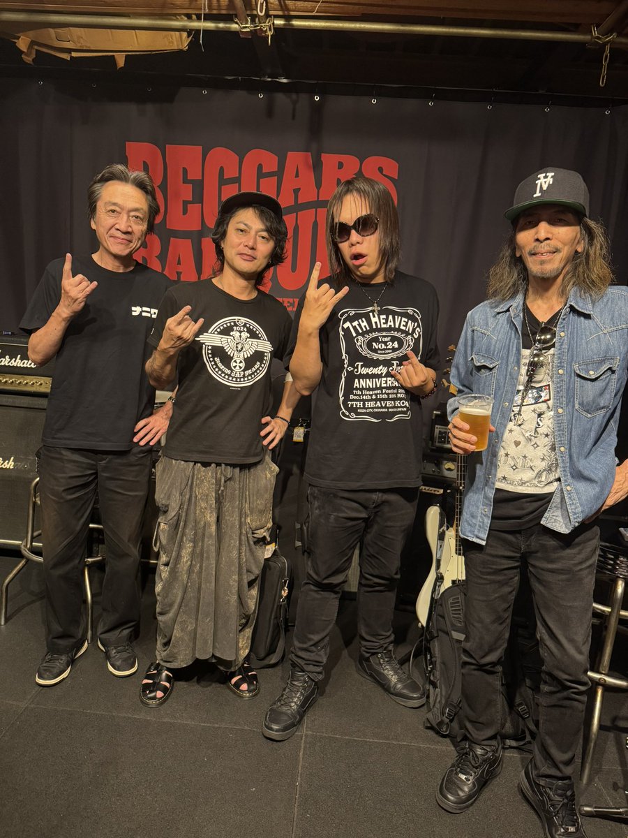 そして本日！
昨日の興奮冷めやらぬまま原田喧太さん、鮫島秀樹さん蓑輪単志さんの素敵なライブにお邪魔いたしました！
昭和の名曲を素晴らしい演奏で味わえる最高の空間でした✨
そしてなんと！アンコールで私、昨日に続き飛び入りでハウンドドッグ、嵐の金曜日を歌わせていただきました😭