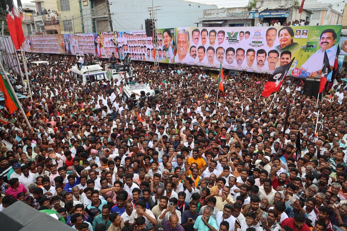 PugalAdmk's tweet photo. #LIVE | தளி, ஓசூர், வேப்பனஹள்ளி சட்டமன்ற தொகுதி | #புரட்சித்தமிழரின்_எழுச்சிப்பயணம் 2025-08-11 15:20

#Aiadmk #MGR #AMMA 
#அதிமுக #எம்ஜிஆர் #அம்மா
#AyyaEps #AyyaKpm #Kp_Munusamy
#கே_பி_முனுசாமி #ஐயா_கேபிஎம்
#AnnanKpms #Kpms #கிருஷ்ணகிரி https://t.co/RGNpGSo4fX
