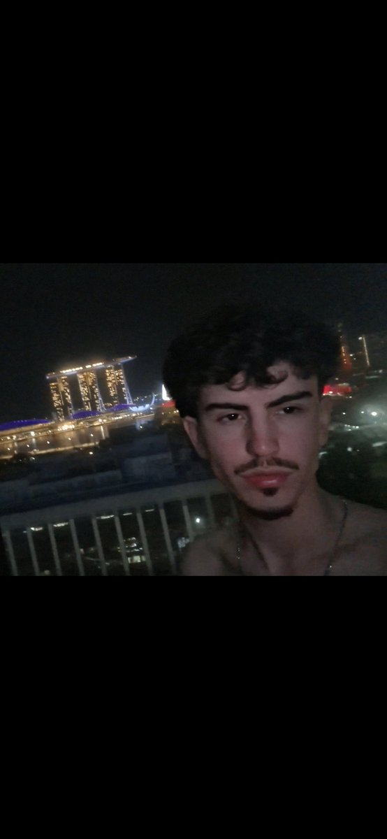 Singapore is beautiful. No wonder the cheaters live here 💮