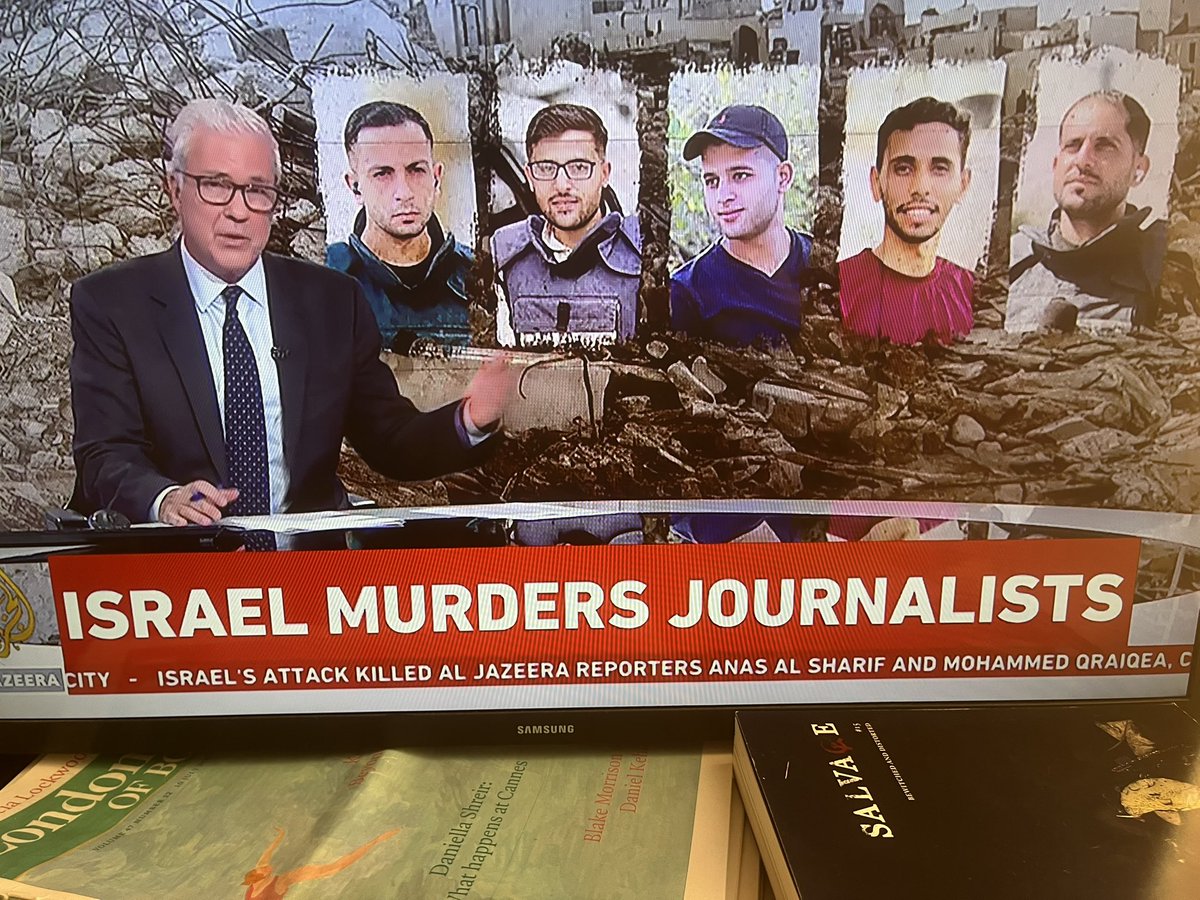 Khalissee (@kahlissee) on Twitter photo This is how you break the news that Israel killed journalists
Take note <a href="/BBCNews/">BBC News (UK)</a> This is how you break the news that Israel killed journalists
Take note <a href="/BBCNews/">BBC News (UK)</a>