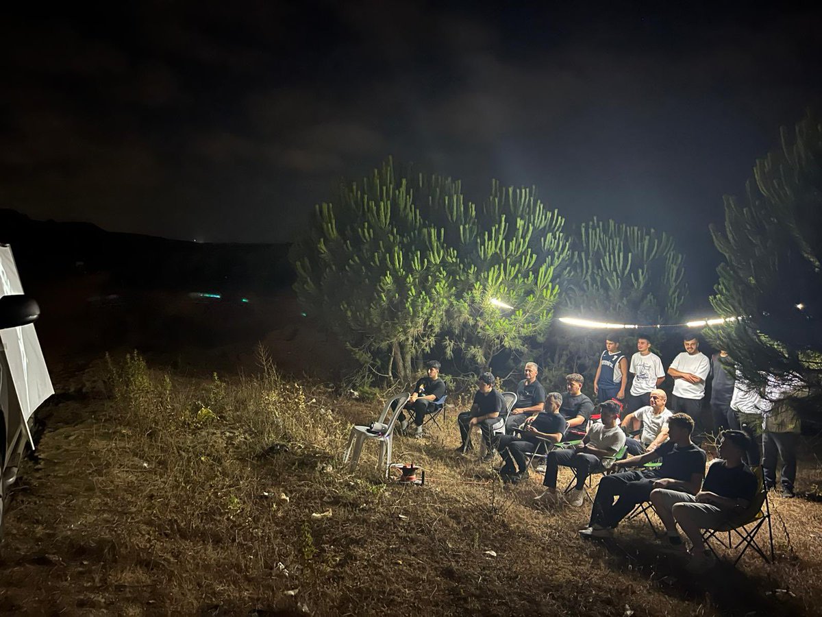 Kutadgu Bilig Ortaöğretim Yaz Gelişim Programı Faaliyetleri, kapsamında 
Başbuğ Türkeş'in hayatı konulu Sinevizyon gösterimi gerçekleştirdik.

Tüm  gençliğimizi programlarımıza katılmaya, Ocağımıza davet ediyoruz 🇹🇷

Varolsun Ülkü Ocakları 🇹🇷