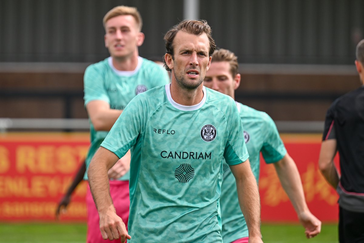 Repost and follow <a href="/candriam/">Candriam</a> to be in with a chance of winning this evening's warm-up top! 

#WeAreFGR💚