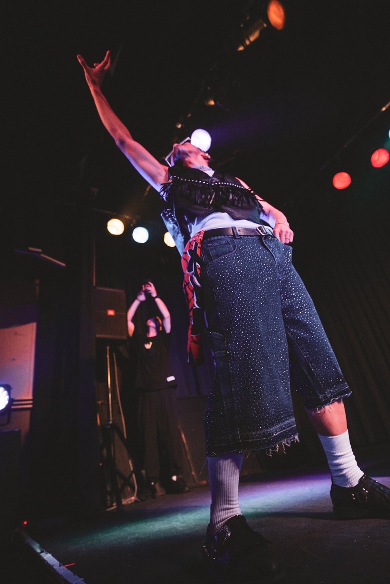 MILO_AttackDem's tweet photo. Redspider 47都道府県tour 静岡🚨
@REDSPIDER_JR @KAERUSTUDIO 
今日も踊らさせて頂きました🫡
静岡も会場のバイブスがヤバ過ぎた‼️

メガネ君とのバトルも楽しかったー😂
2時間がマジであっという間でした💨

残り46公演も絶対ヤバなる🔥🔥🔥 https://t.co/MXDvoqV3gt
