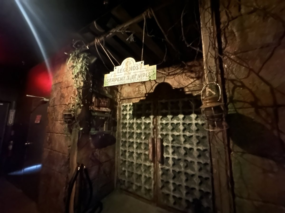 davecase_'s tweet image. Holy crap, @alexissantos and @ScammellDesigns 
Legends of The Serpents Temple. 
So cool, so immersive.