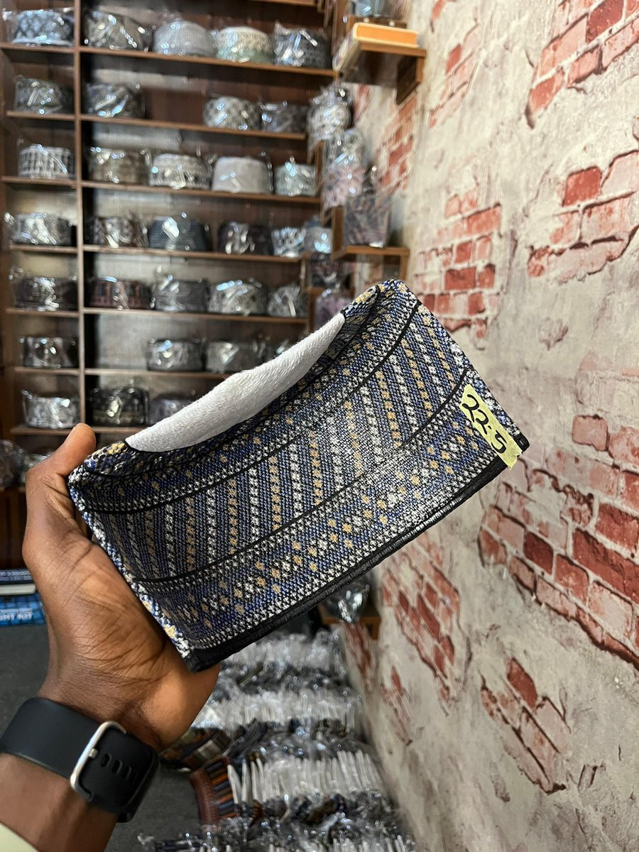 __D_tag's tweet photo. New Arrivals 🚨
High quality caps at affordable
Price:N25,000—35,000 each 
Nationwide delivery 🚚 
☎️Call/WhatsApp 09043405134
📍Location Damaturu, Yobe state.
https://t.co/Ux6aerb8DQ https://t.co/4VHQPCvyoq