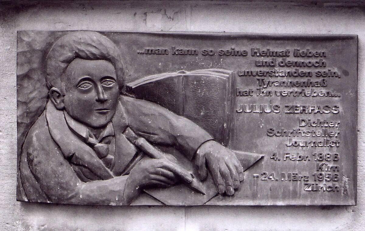 Немецкий писатель Вальтер Хорнунг в 1936 году написал книгу «Дахау» — где в подробностях описал фашистскую систему власти и уничтожения личности. 

Главный вывод книги — когда в стране приходят к власти уголовники, с ними нельзя договариваться и заключать «сделки», их можно