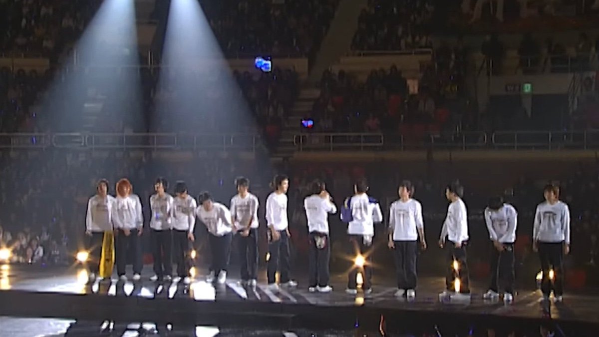 thryzachan's tweet image. The only Super Show with 13 members… 
I was not an ELF yet at that time, thanks @SJofficial n @AllRiseSilver for arranging #SuperWeek for us to take a trip down memory lane without blurring any of the members 💙

So many songs that I’ve not heard before 🫢

#SUPERSHOW1 #슈퍼쇼1