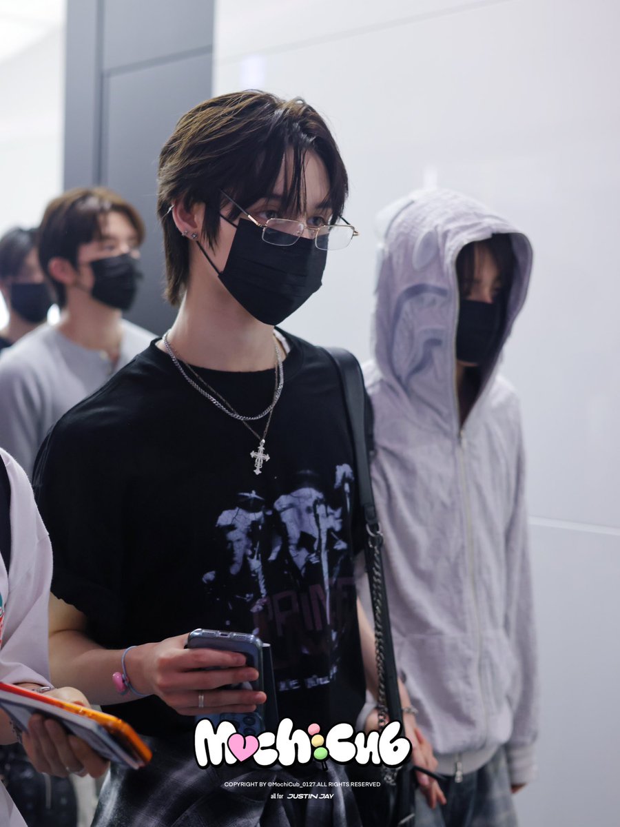 MochiCub_0127's tweet photo. 250811 HND✈️

#SMTR25 #JUSTIN #JUSTINJAY #JJ #저스틴 #저스틴제이 #제이제이 #ジェイジェイ https://t.co/ZLuw5zRD1F