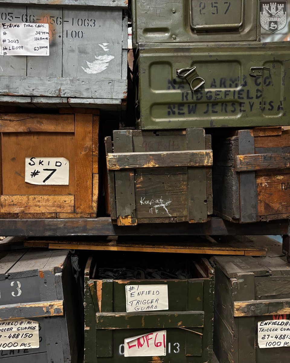 Sarco_Inc's tweet image. Diving into our Enfield overstock, only 43 pallets left to go😅😅😅
#Enfield #LeeEnfield #Overstock #Sarco #Firearms #FirearmParts #TriggerGuard #Stocks #Mags #Caps