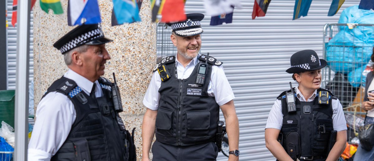 lb_southwark's tweet image. Good news!  More neighbourhood police for Peckham &amp;amp; North Walworth: 2 sergeants and 12 constables per area tackling ASB, phone snatching, shoplifting &amp;amp; VAWG.
Part of our wider safety measures including CCTV upgrades. More info orlo.uk/YIFDp #Southwark #CommunitySafety