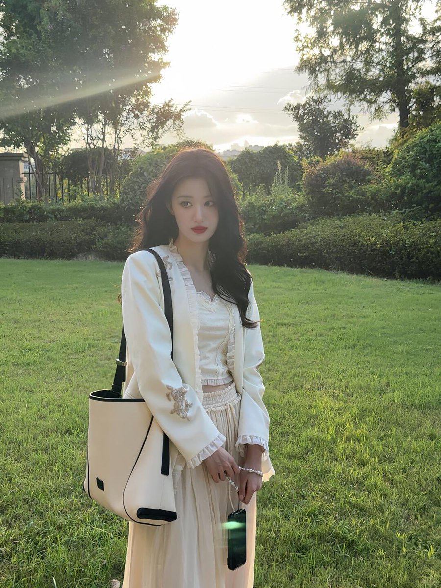 IsaIeah's tweet image. ⠀ 
⠀ ⠀ ♡. 
 ㅤ