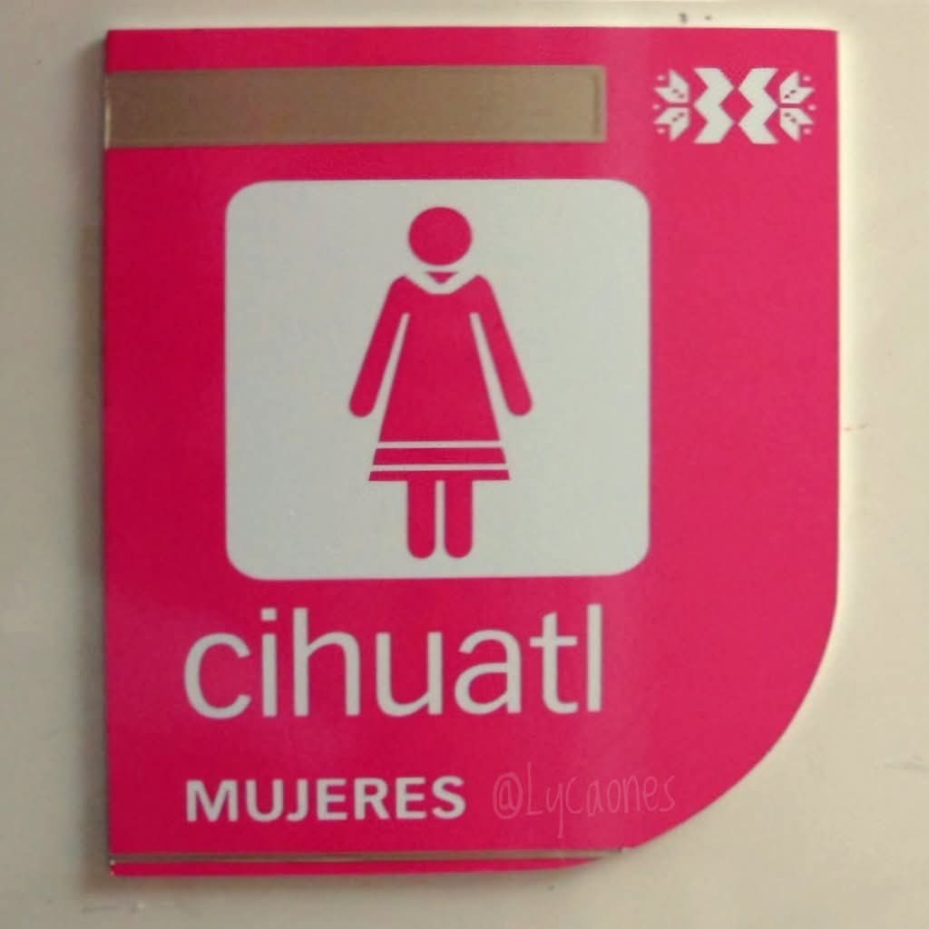 Letreros de Baños en #Náhuatl y español

Se ha dispuesto una señalética bilingüe para los baños que indica claramente los espacios para hombres y mujeres en ambos idiomas. El sanitario masculino está identificado con el vocablo náhuatl Oquichtli, que significa «varón», mientras