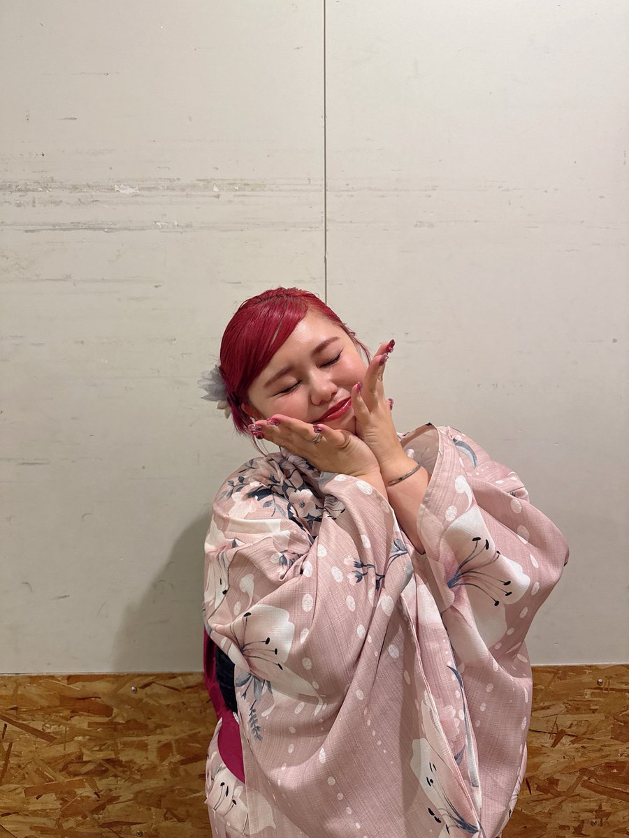 luv02_uran's tweet photo. #うちらのなつやすみ in名古屋

今日も沢山のHappyをありがとう😳💗
何故かわかんないけど膝痛い😘

また絶対会おうね💗 https://t.co/OJUjI8oSFh