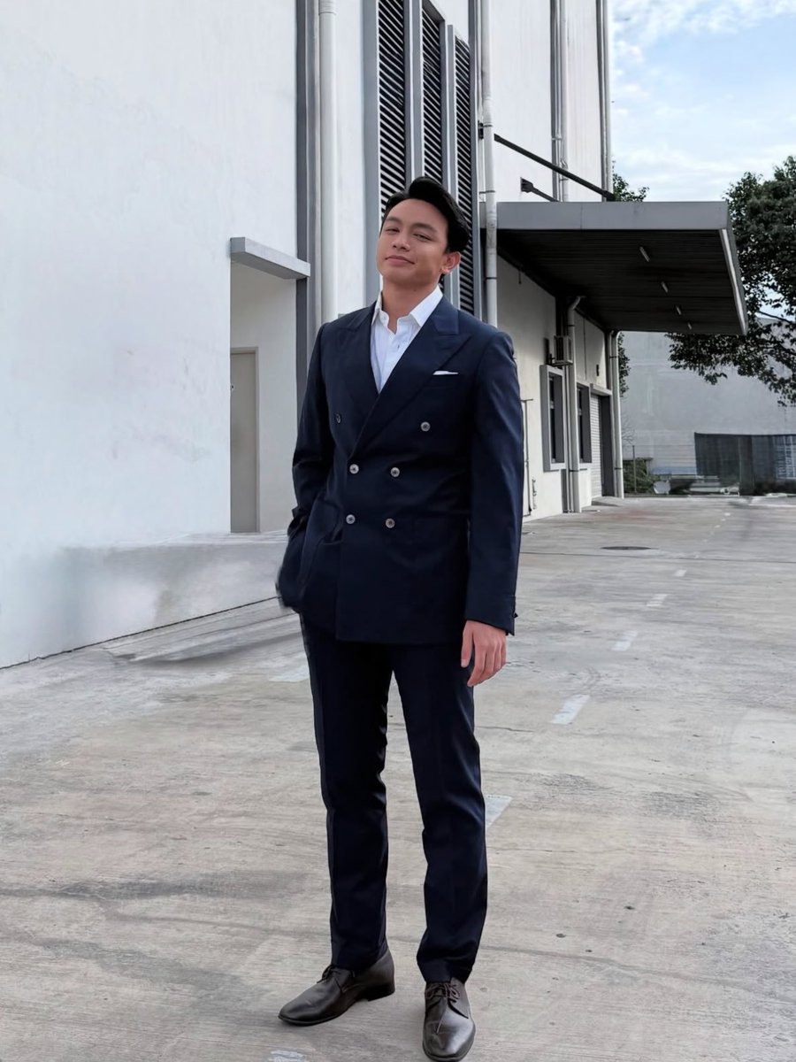 Zarif Ghazzi looks effortlessly charming in new photo.