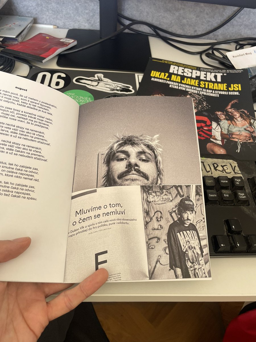 Pavel Turek (@pavelturek) on Twitter photo Dušan Vlk vydal zine s texty k albu Rok draka a vlka s mulletom a touhle dvoustranou k tracku August mi udělal mega radost. Vzpomínka na jeden z mých loňských vůbec nejoblíbenějších článků. Což se supr doplňuje s obálkou <a href="/RESPEKT_CZ/">Týdeník Respekt</a> pro tenhle týden 👇 Dušan Vlk vydal zine s texty k albu Rok draka a vlka s mulletom a touhle dvoustranou k tracku August mi udělal mega radost. Vzpomínka na jeden z mých loňských vůbec nejoblíbenějších článků. Což se supr doplňuje s obálkou <a href="/RESPEKT_CZ/">Týdeník Respekt</a> pro tenhle týden 👇