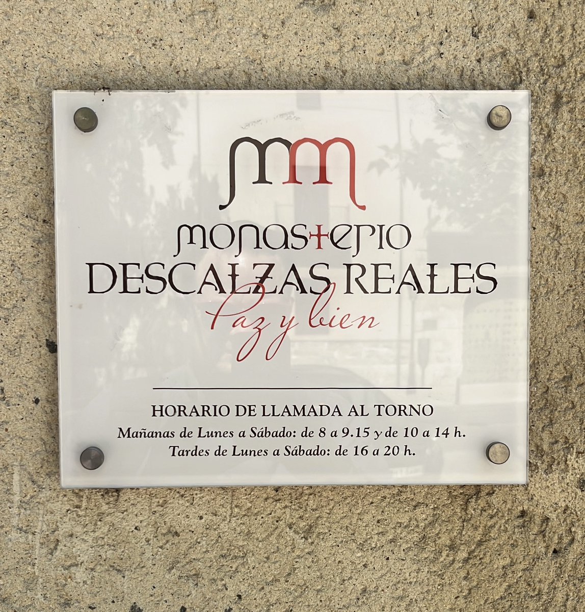 Una pena el cierre del convento de las Descalzas reales de Valladolid.
 El mes pasado tuve la oportunidad de estar fotografiando parte de su patrimonio. 
La abadesa M. lourdes fue buena anfitriona y me estuvo enseñando parte del convento. Lo siento.

elnortedecastilla.es/valladolid/des…