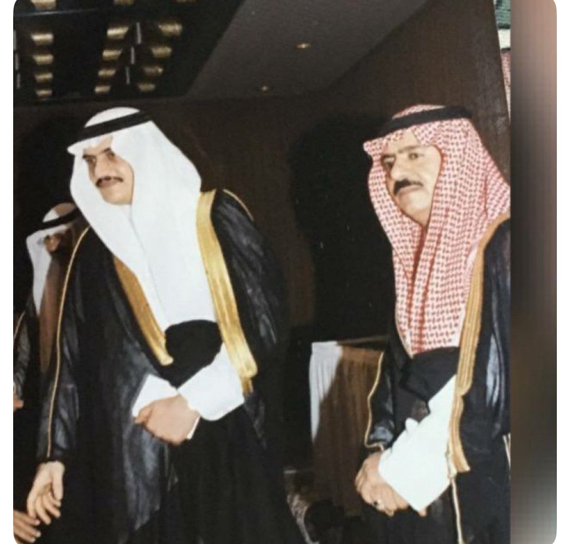 jalqahtani1's tweet photo. نستودعك الله يا أبا علي 

العميد حسين معيض القحطاني 
 الاخ والقريب و النسيب 
كان المرافق الخاص للامير محمد بن فهد بن عبد العزيز طيلة ٢٩ عاما.
مخلصا لدينه وولاة امره وفيا ومقربا من الامير محمد بن فهد رحمه الله 

أجريت له عمليات مياه بيضاء في مستشفى الحبيب الخبر قبل عدة أشهر 
كانت اخر عملية قبل وفاة الامير محمد بن فهد بيومين واعطيته موعد متابعه بعد اسبوع على ان يرتاح ولايسافر.
وتفاجأت به ياتيني لعيادتي اليوم التالي لاطمئن عليه وليخبرني انه متجه مباشرة للرياض للمشاركة في دفن وعزاء الامير محمد رحمهما الله جميعا ولم أره إلا بعد عدة أيام.

اسال الله ان يجعل ما أصابه كفارة له ورفعة لدرجاته وان يخلف علينا وعلى أبنائه وأهله خيرا