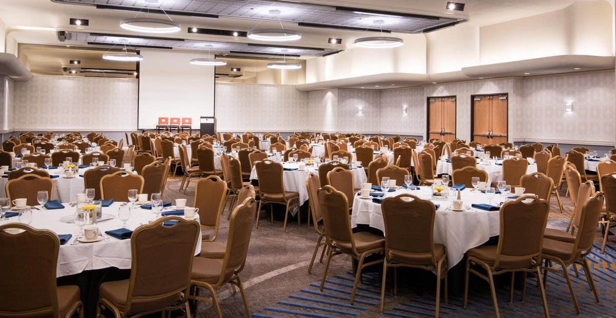 doubletreepdx's tweet image. Big celebrations deserve the perfect setting. 💍🎂🎊

Whether it’s a wedding, holiday party, birthday bash, or family reunion, #DoubleTreePortland is here to host your memories.

Contact our sales office for event space and group rates!
📞(503) 281-6111

#PortlandVenue