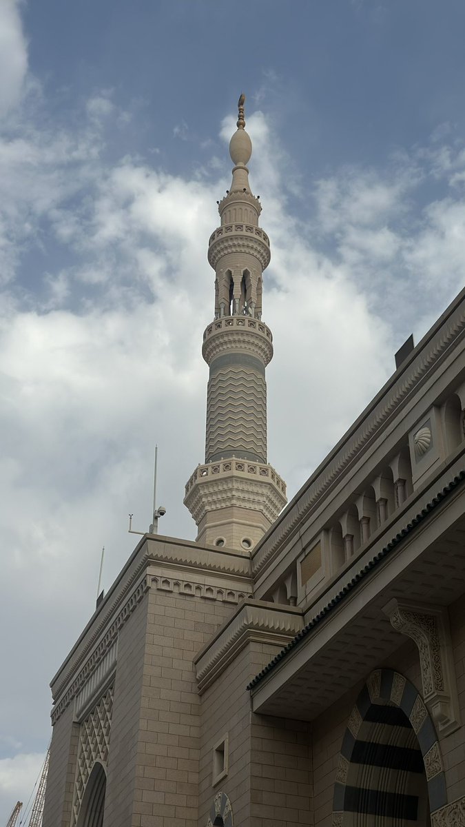 الأجواء في المسجد النبوي ☁️🤍.