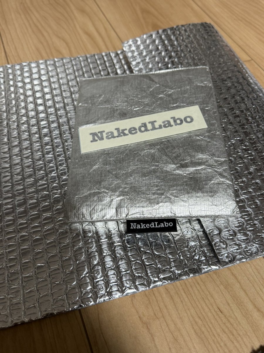 ASRockcamp's tweet photo. NakedLaboさんのIce Pack Holderレギュラーとなにかに使えるだろうとASTRO-FOIL-E買ったのが届いた~!
今まで持ってると思ってたけど実は持ってなかったステッカーも!
coolershockが入らないサイズだと思ってたけどギリ入るのかなぁ!
この状態で冷凍しないとだけど!
#NakedLabo https://t.co/dxE2s4uGfh