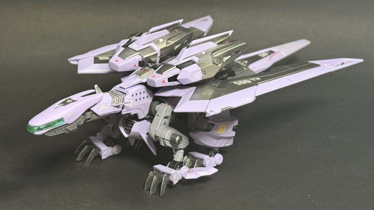 niu_hiiragi's tweet photo. 極超音速飛行試験機『ハイレドラー』
 [Hypersonic flight test Redler]

ガイロス帝国が直線軌道マッハ5以上の極音速飛行を実現するために開発した試験用特殊仕様のレドラー。
開発は軍武器開発局とバシコヤードアカデミーだが、運用テストのために現在は戦略空軍所属となっている。
#ZOIDS https://t.co/yWcc9p3yf2