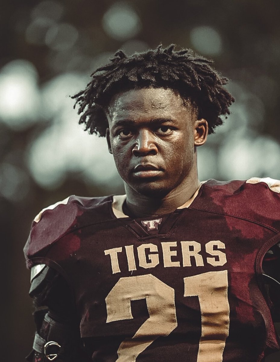 "If you're not playing with passion, then you're not playing football." 
Junior Season Loading…..