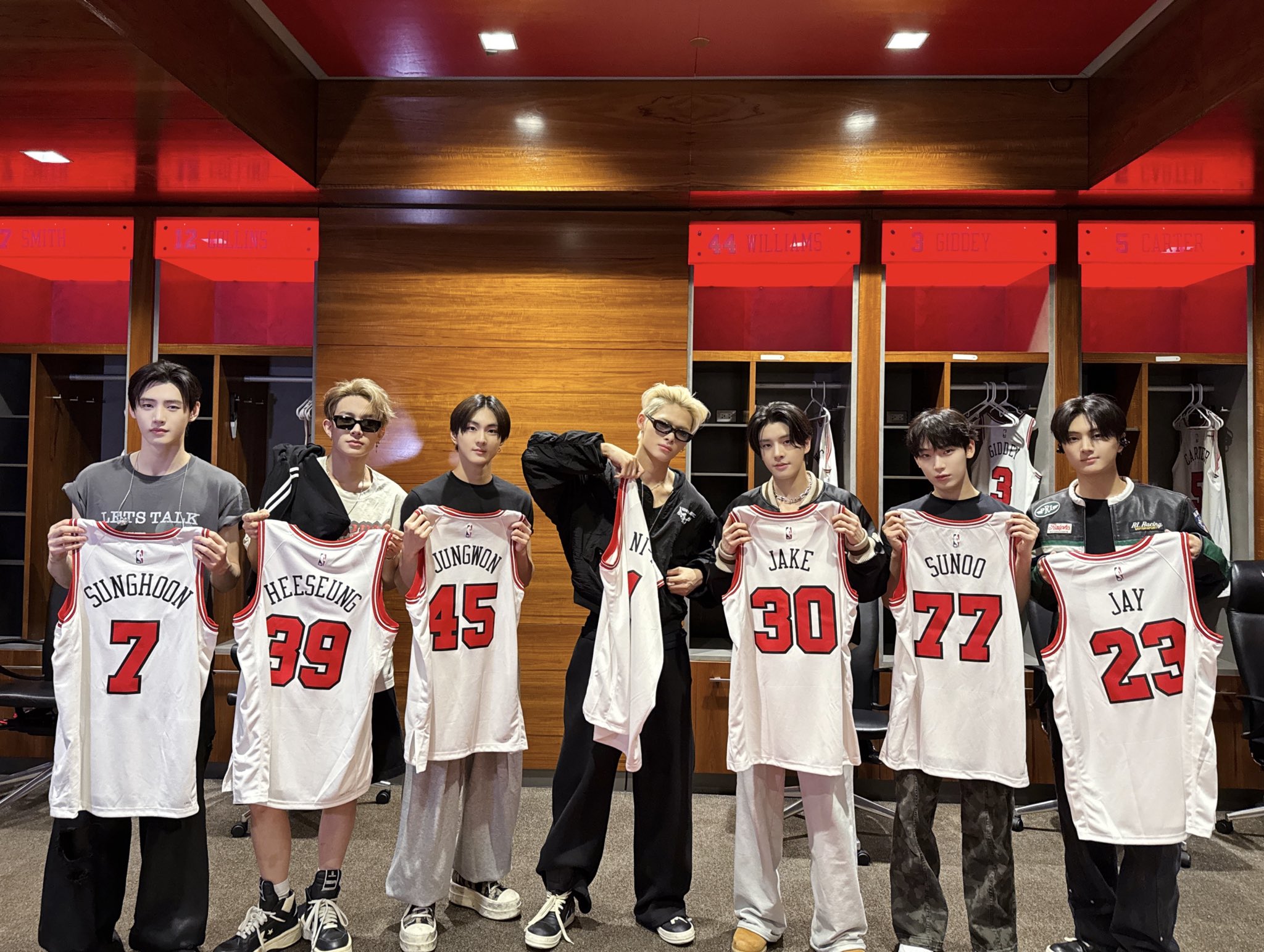 enhypen 一直娱 yzy4.0 マカオ　ヨントン　コンプセット enhypen 中国 中華 ヨントン トレカ コンプ 一直娱