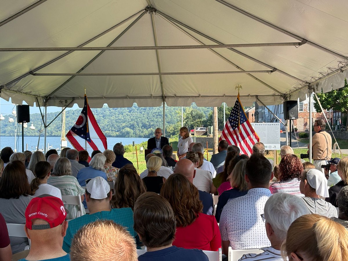 Ripley, OH riverfront groundbreaking! 🚧 Honored to have <a href="/GovMikeDeWine/">Governor Mike DeWine</a> join us as we kick off this project. #PrusConstruction #ConstructionManagement #OhioRiver #RipleyOH #Groundbreaking
