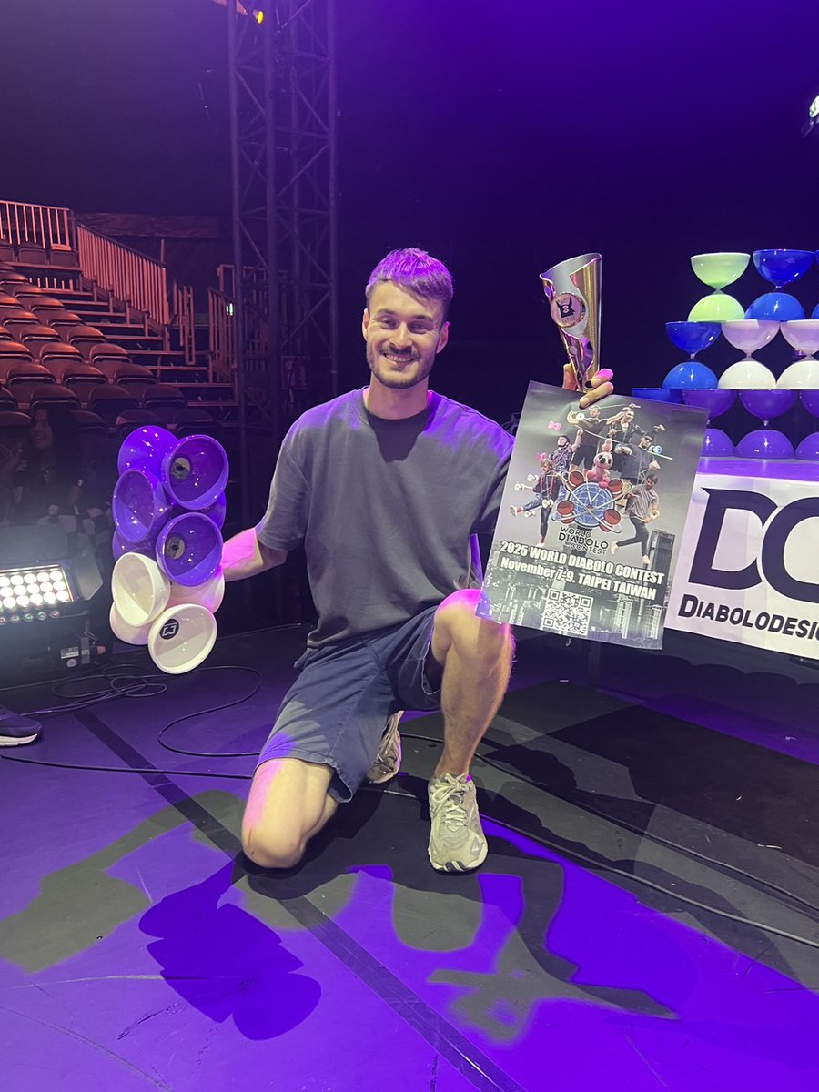 diabolodesignDD's tweet photo. 2025年8月8日にオランダ、アルンヘムで行われたEJCディアボロバトルでDamian Kubitzki選手が予選から一貫してアスターショートアクセルを使い優勝しました。おめでとうございます。
https://t.co/my8OQ2fW20 https://t.co/X1YXUEg33w