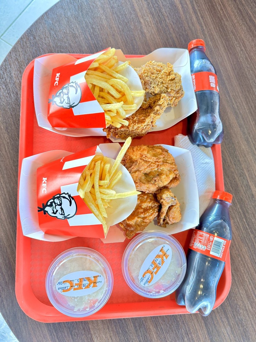 Kano ka offer kako ne bestie wo.

Order a Streetwise 3 Mix at 29,000 shs from your nearest KFC.

Limited time offer.
#KFCStreetwise3Mix
#ItsFingerLickinGood