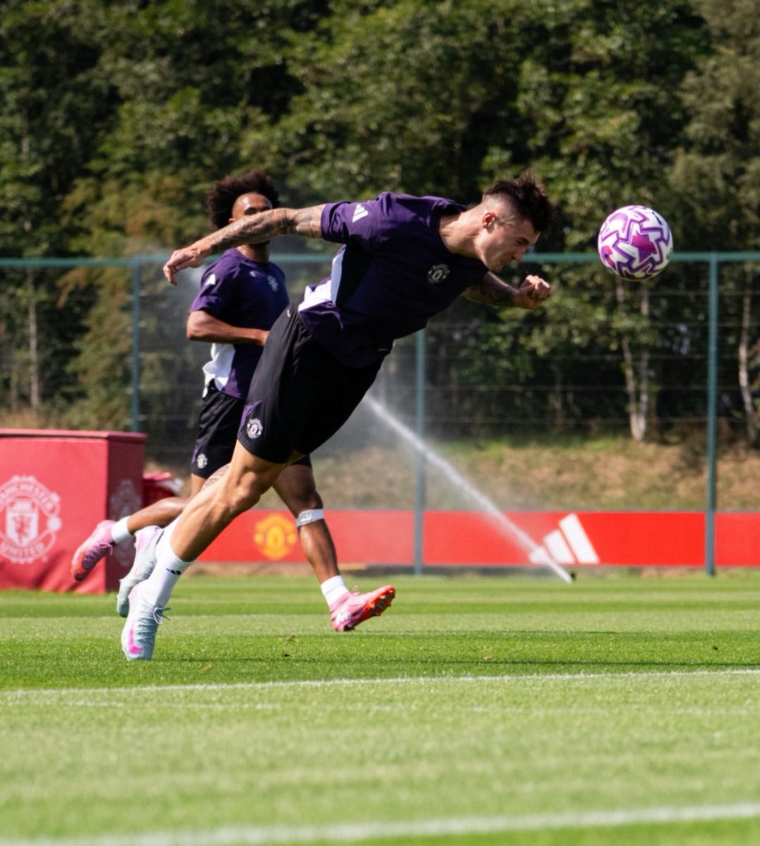 🚨📸 | Benjamin Sesko in first team training! 💪🏼