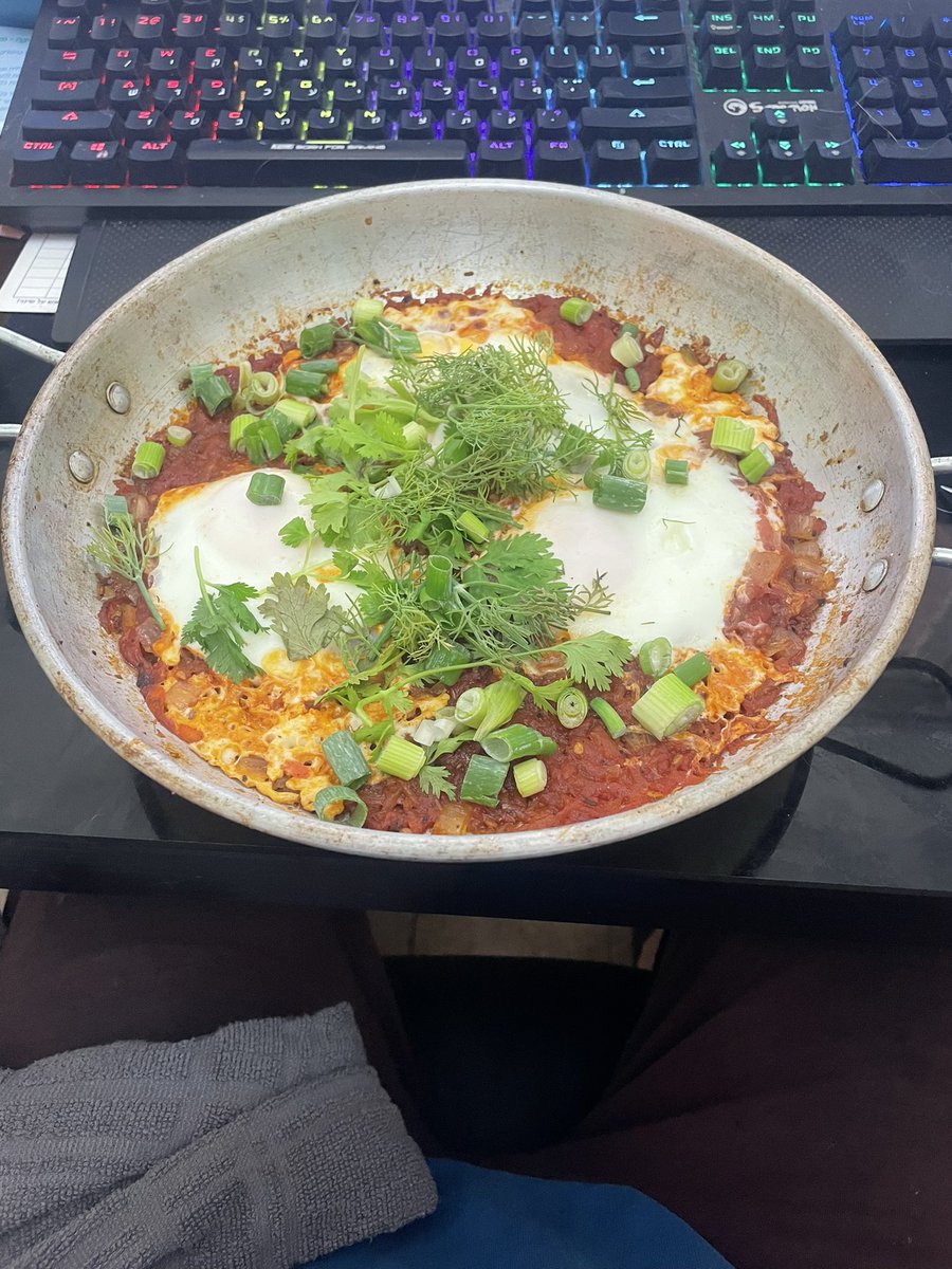 mcbprdn's tweet image. Зато вот сегодня сам себе сделал шакшуку, эта норм получилась