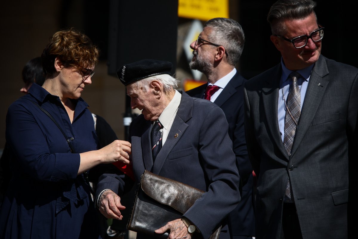 🎗️ W 88. rocznicę rozpoczęcia operacji polskiej oddaliśmy hołd ofiarom NKWD podczas uroczystości w Warszawie.

💬 – Pamiętajmy o naszych rodakach, którzy w latach 37-38 byli mordowani tylko dlatego, że byli Polakami. Niech trwa w nas ta pamięć i przekazujmy ją przyszłym