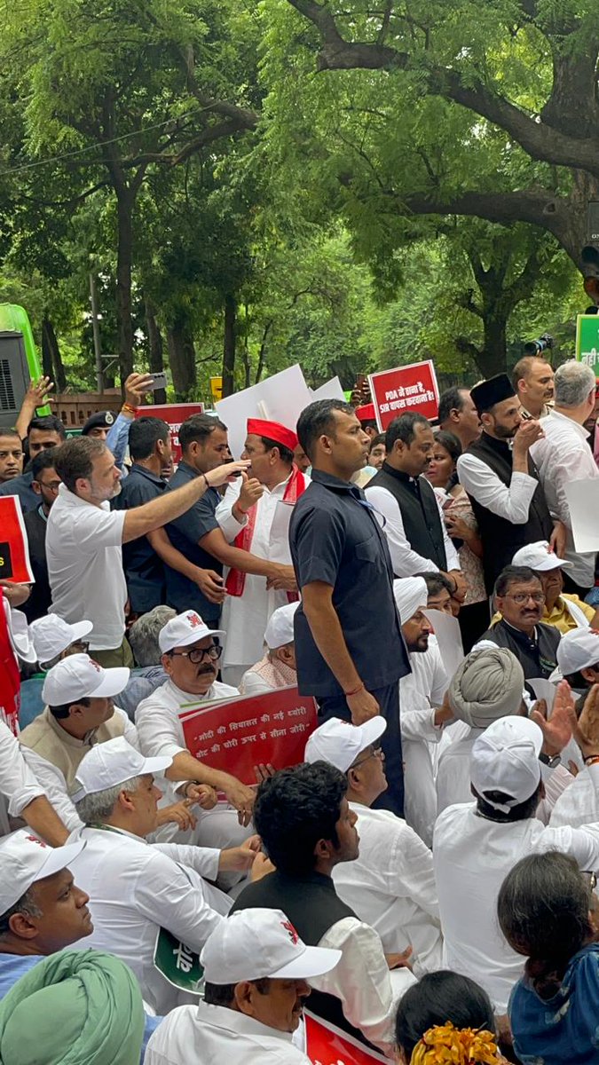 वोट चोरों सावधान ❗जाग गया है हिंदुस्तान! 
 वोट चोरी बंद करो !  #SIR वापस लो ✊🏻

#votechoriexposed #VoteChori