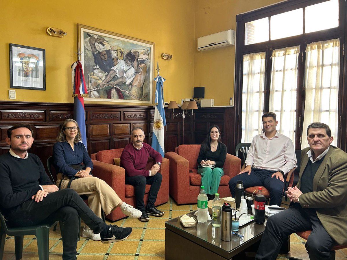 JUNTO A REPRESENTANTES DE CEM Y CCIP COMUNICAMOS NUEVAS MEDIDAS DE INCENTIVO FISCAL PARA EMPRESAS Y COMERCIOS

En reuniones con representantes de la <a href="/CEMISIONES/">CEM</a>  y de la <a href="/cciposadas/">CCIP</a> presentamos un conjunto de medidas fiscales orientadas a simplificar trámites, reducir cargas