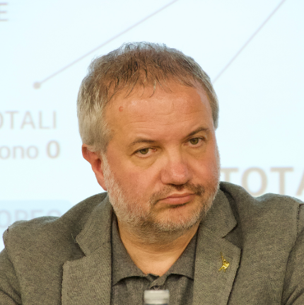 UGirovago77000's tweet image. Da 48 ore @borghi_claudio calcolatrice alla mano stà calcolando tutti gli aumenti mirabolanti delle pensioni minime introdotti dal governo.
Tristezza, e senso del ridicolo per questo senatore della Repubblica che ha dimenticato
che le portavano a 1000 euro in campagna elettorale