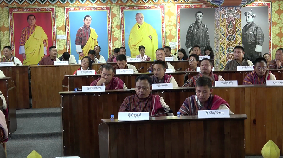 𝗗𝗮𝗴𝗮𝗻𝗮 𝗹𝗼𝗰𝗮𝗹 𝗹𝗲𝗮𝗱𝗲𝗿𝘀’ 𝗽𝗿𝗼𝗽𝗼𝘀𝗮𝗹 𝘁𝗼 𝗿𝗲𝗹𝗼𝗰𝗮𝘁𝗲 𝗗𝗮𝗴𝗮 𝘁𝗼𝘄𝗻 𝗿𝗲𝗷𝗲𝗰𝘁𝗲𝗱

bbs.bt/232395/

#Bhutan #Bhutanese #Bhutaneseabroad #Media #Bbsnews