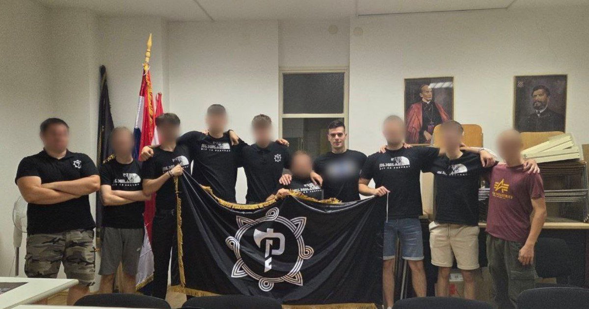 Prevratnička mladež je ugostila prijatelja iz Grčke.

Ključ spasa Europe leži u bratstvu i složnoj suradnji njene mladeži.

🇭🇷🤝🏻🇬🇷

PREVRAT!