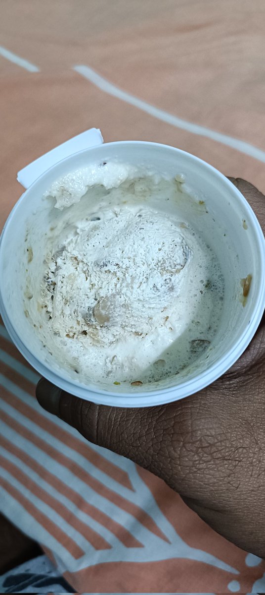 writeatsomnath's tweet image. I ordered Amul ice cream from Bigbasket, and to my shock, it arrived completely melted with a very bad smell. I already tried to complain but they did not take any action. @bigbasket_com @TataCompanies @CEE_bigbasket @bigbasketblog