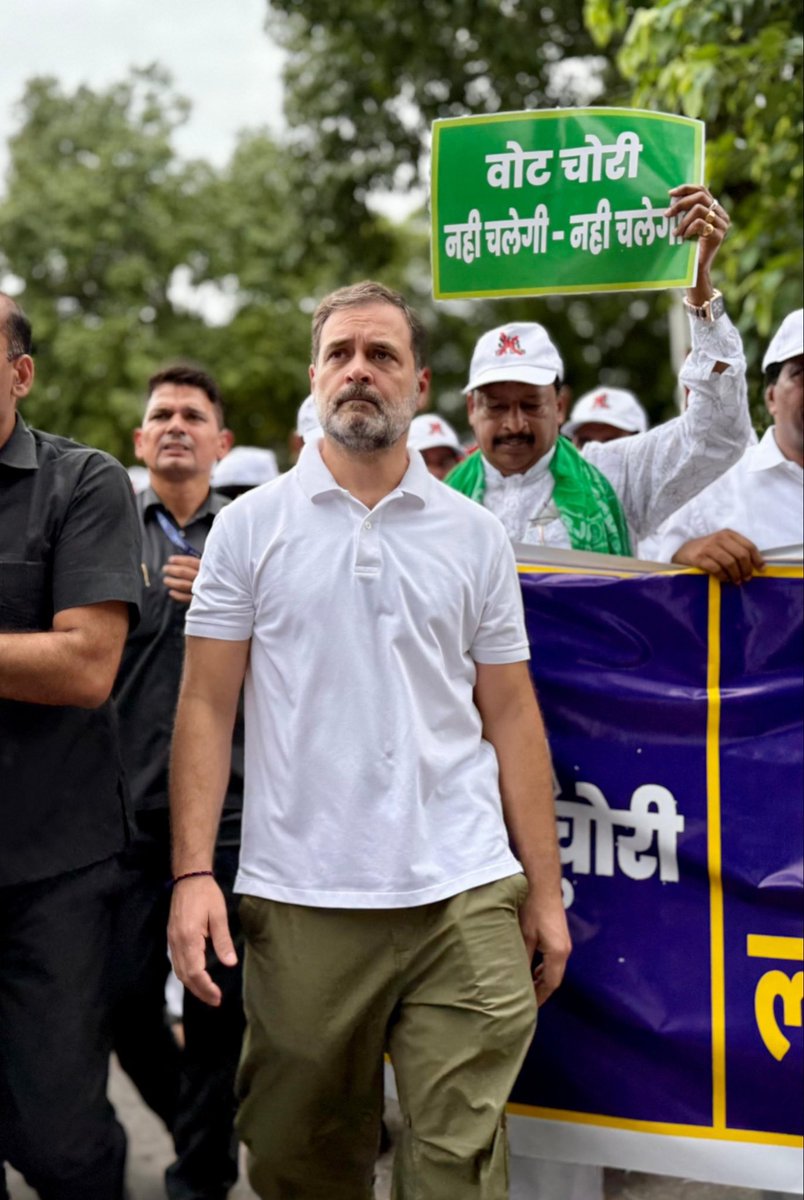 ज़ंजीर बढ़ा कर साध मुझे 

हाँ, हाँ कायर ! बाँध मुझे।

#VoteChori 
#votechoriexposed 
#RahulGandhi
