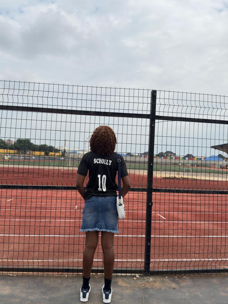 scholasticaife2's tweet image. Onitsha Twitter Community and WazobiaFm Onitsha, brings you #OnitshaTwitterJerseyHangout cum #BallondorwithJiggy. Come, let&apos;s make merry and have fun as we usher in the 2025/2026 season. Maximum fun is assured. 

Pls, help me choose what to wear - the trousers or the skirt?