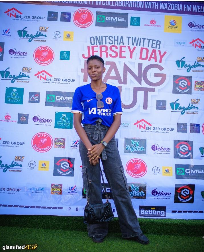 scholasticaife2's tweet image. Onitsha Twitter Community and WazobiaFm Onitsha, brings you #OnitshaTwitterJerseyHangout cum #BallondorwithJiggy. Come, let&apos;s make merry and have fun as we usher in the 2025/2026 season. Maximum fun is assured. 

Pls, help me choose what to wear - the trousers or the skirt?