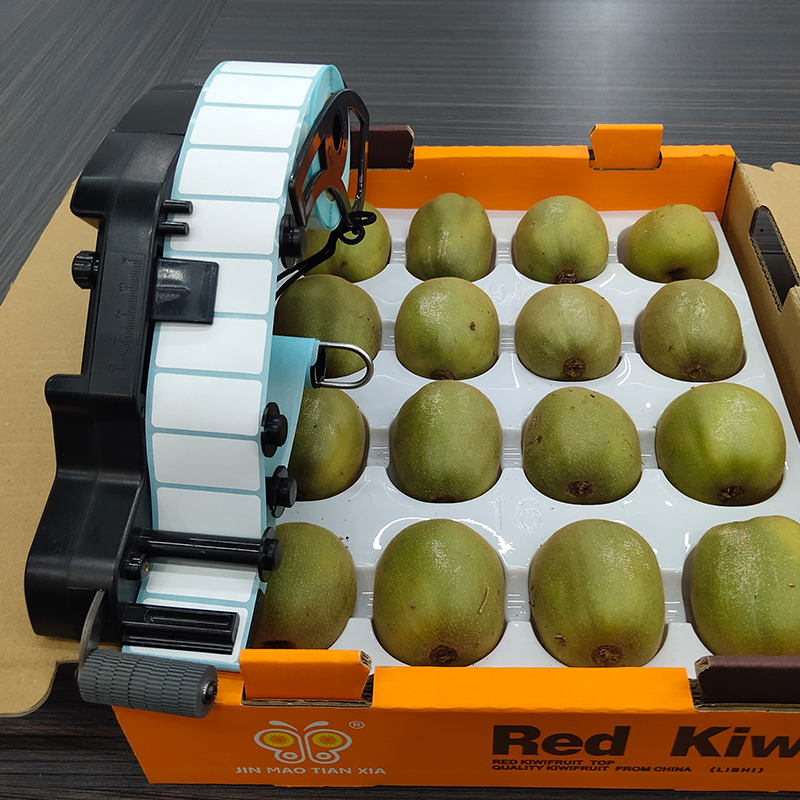 BSCLabelMachine's tweet image. For fruit labeling, EA40 Electric hand held label applicator
With battery and motor, high speed labeling