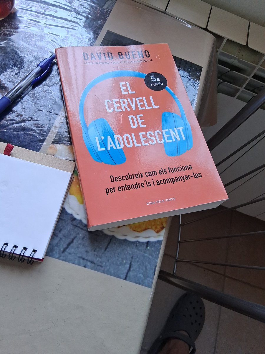 TitoDR78's tweet photo. Gràcies @DavidBueno33 per ensenyar-nos tant i ajudar-nos a caminar al costat de les nostres filles. https://t.co/7ZxxO6848r