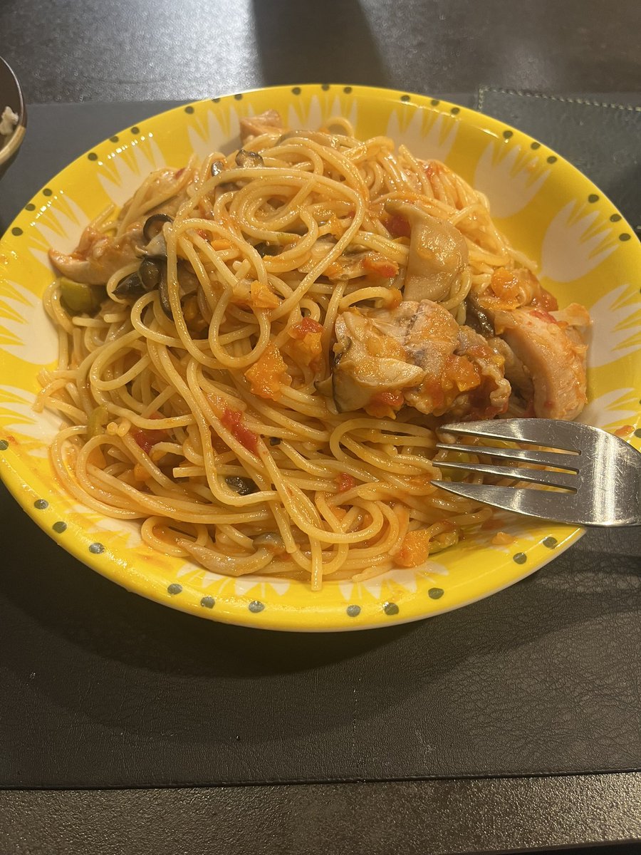 kengo_0318's tweet image. カチャトーラ風パスタ🍝
オリーブ🫒効いててめっちゃ美味い😋！！
水田料理ハズレなし。。
#水田信二の注文の多い料理教室